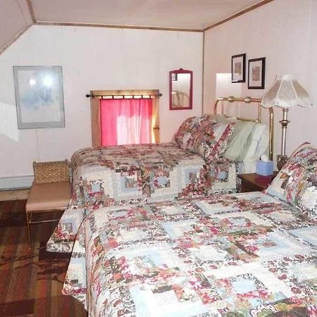 The Twin Lakes Inn エクステリア 写真