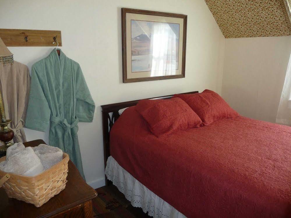The Twin Lakes Inn エクステリア 写真