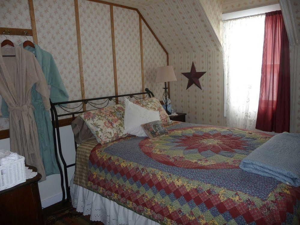 The Twin Lakes Inn エクステリア 写真