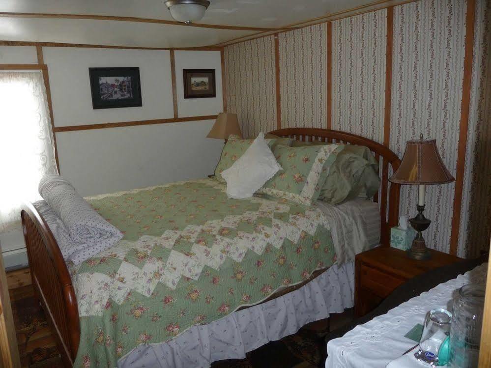 The Twin Lakes Inn エクステリア 写真