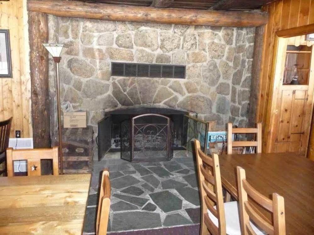 The Twin Lakes Inn エクステリア 写真